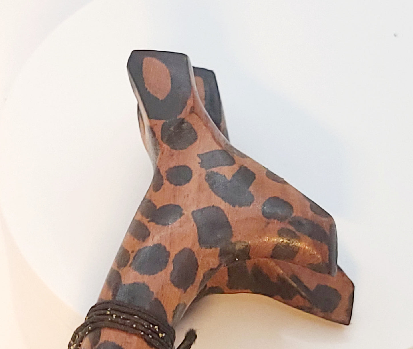 Mbouh Na-sah (Hands of a White Man)