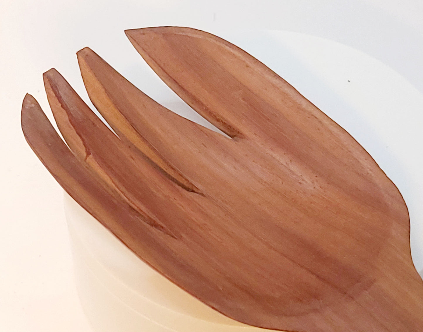 Mbouh Na-sah (Hands of a White Man)